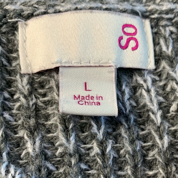 3/$20 SO gray knit sweater size LARGE - Picture 8 of 9